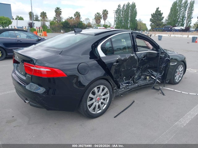 2019 JAGUAR XE SAJAR4FX0KCP50619 Photo 3