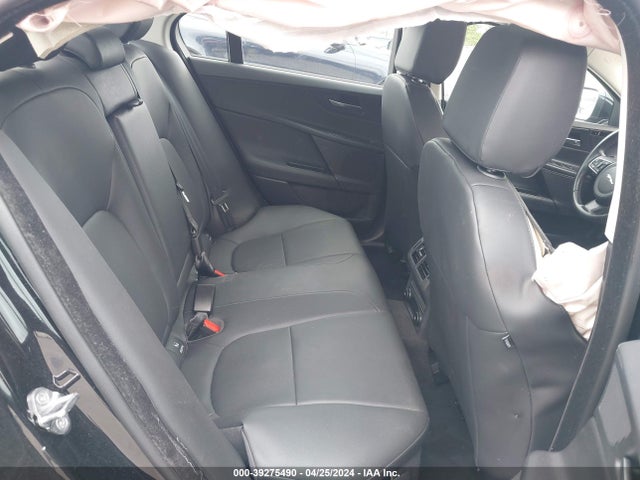 2019 JAGUAR XE SAJAR4FX0KCP50619 Photo 7