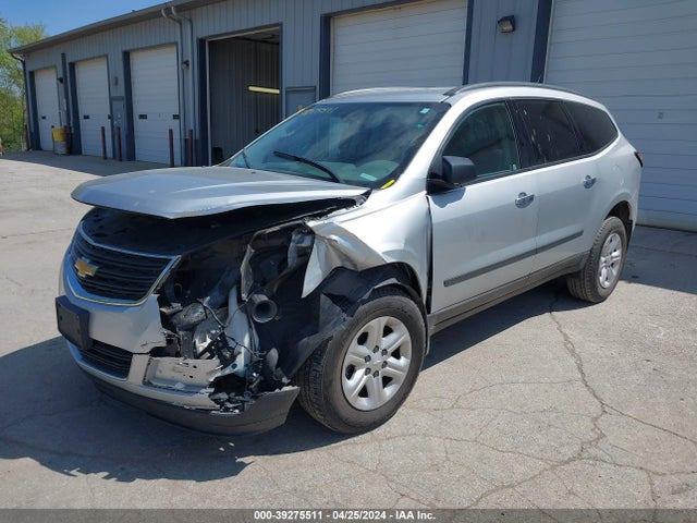 Chevrolet Traverse Ls 2015 1GNKRFKD4FJ322085 Image 2