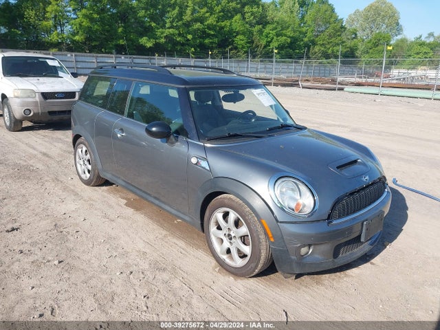 2010 MINI COOPER S CLUBMAN WMWMM3C50ATP75698 Photo 0
