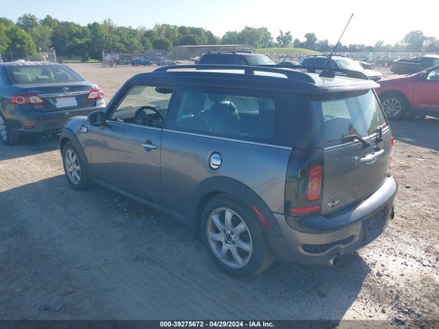 2010 MINI COOPER S CLUBMAN WMWMM3C50ATP75698 Photo 2