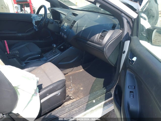 KIA Forte Koup Sx 2016 KNAFZ6A31G5583460 Image 5