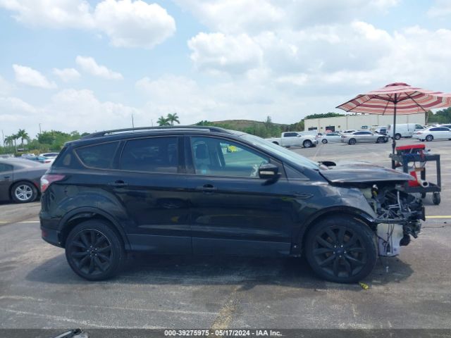 1FMCU0J93HUB74028 Ford Escape Titanium