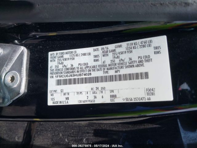 1FMCU0J93HUB74028 Ford Escape Titanium