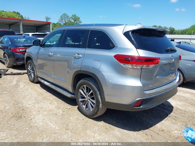 Toyota Highlander Xle 2017 5TDKZRFH0HS226662 Image 3