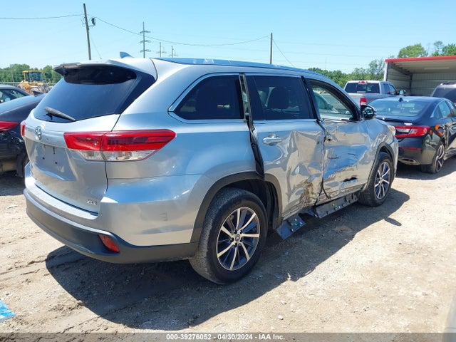 Toyota Highlander Xle 2017 5TDKZRFH0HS226662 Image 4