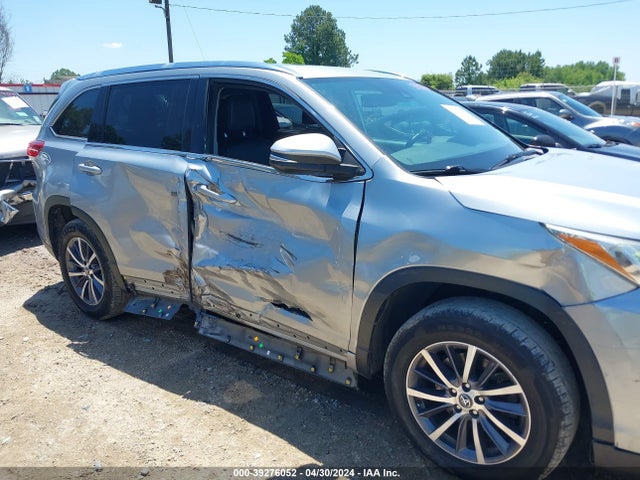 Toyota Highlander Xle 2017 5TDKZRFH0HS226662 Image 6