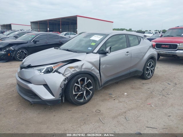 Toyota C-HR XLE 2019 JTNKHMBX7K1033136 Image 2