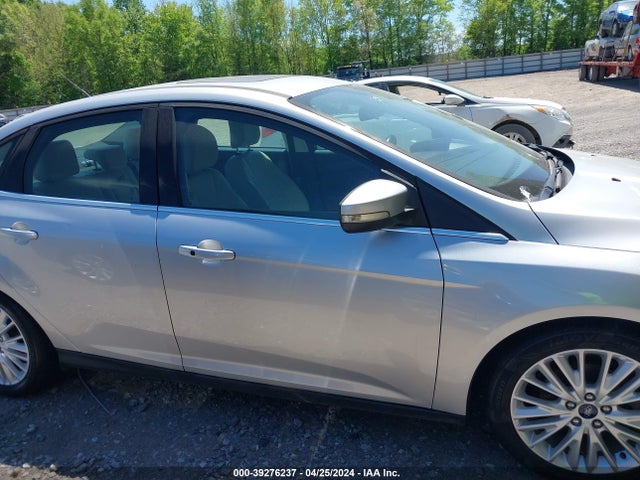 Ford Focus Titanium 2018 1FADP3J25JL323559 Image 13