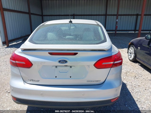 Ford Focus Titanium 2018 1FADP3J25JL323559 Image 16
