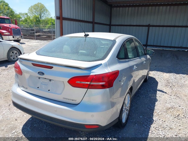 Ford Focus Titanium 2018 1FADP3J25JL323559 Image 4
