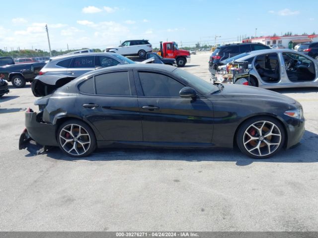 ZARFAMAN1K7600518 Alfa Romeo Giulia Sport Rwd