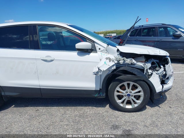 Ford ESCAPE SE 2017 1FMCU0GD3HUB30574 Image 6