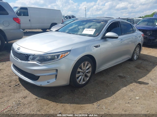 KIA OPTIMA EX 2018 5XXGU4L3XJG182516 Image 2