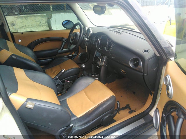 2005 MINI COOPER S WMWRE33415TD95997 Photo 4