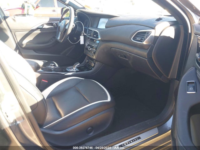 SJKCH5CP5HA025927 Infiniti Qx30 Sport