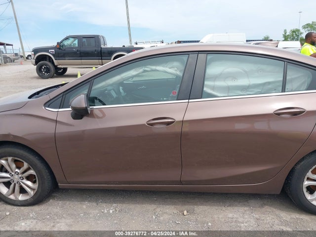 Chevrolet CRUZE LT 2019 1G1BE5SM3K7113872 Image 14