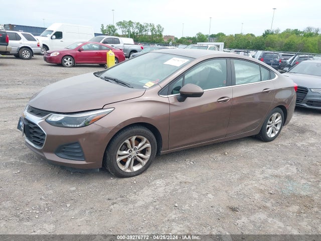 Chevrolet CRUZE LT 2019 1G1BE5SM3K7113872 Image 2