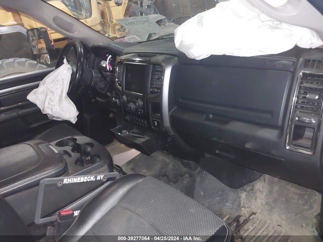 3C6UR5DL8JG341613 RAM 2500 Big Horn  4x4 6'4 Box