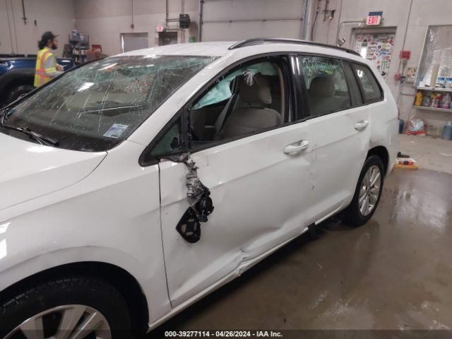 3VW217AU2JM765643 Volkswagen Golf Sportwagen Tsi S