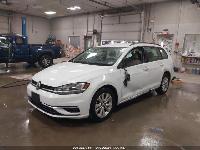 3VW217AU2JM765643 Volkswagen Golf Sportwagen Tsi S