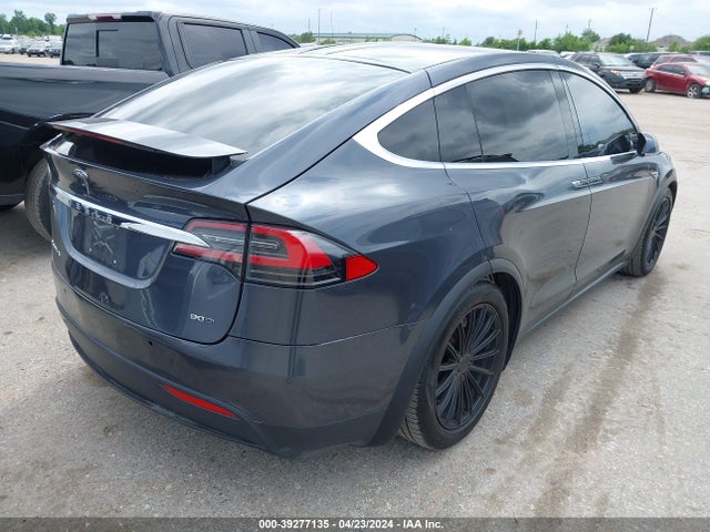 Tesla Model X 60d/70d/75d/90d 2016 5YJXCAE21GF006570 Image 4