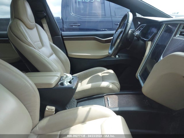 Tesla Model X 60d/70d/75d/90d 2016 5YJXCAE21GF006570 Image 5