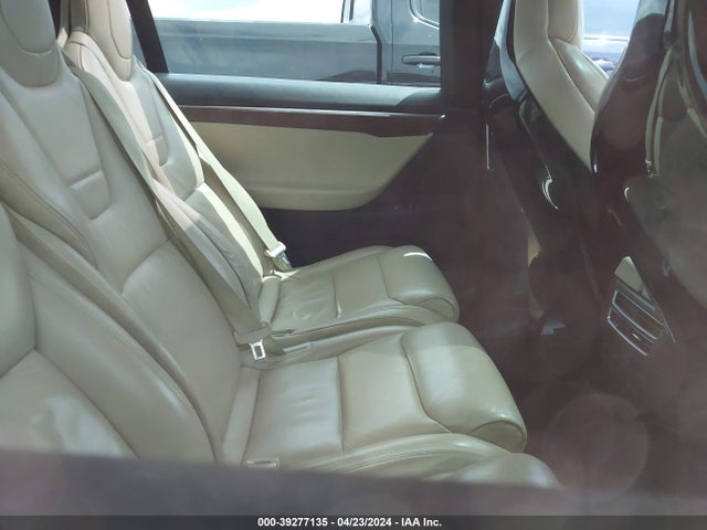 Tesla Model X 60d/70d/75d/90d 2016 5YJXCAE21GF006570 Image 8
