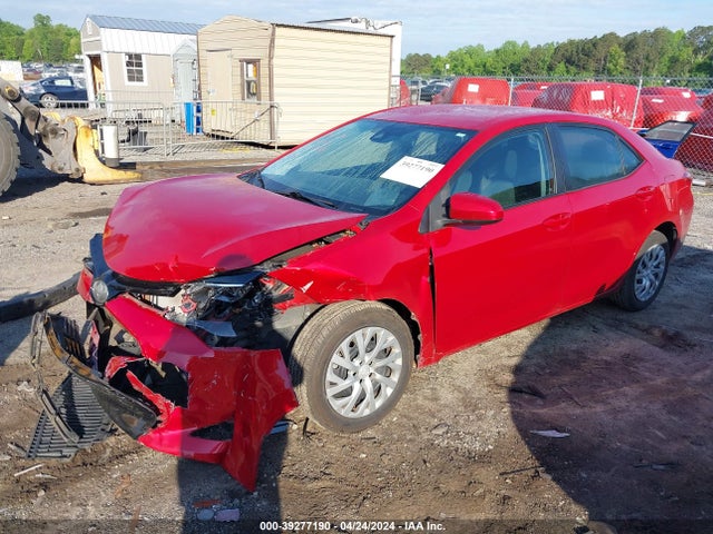 Toyota COROLLA LE 2018 5YFBURHE6JP822584 Image 2
