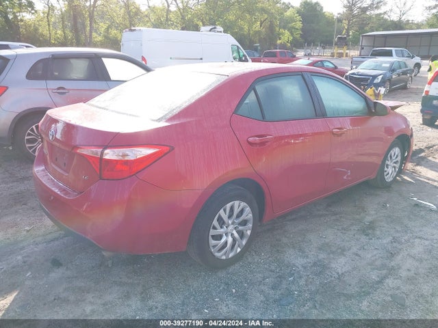 Toyota COROLLA LE 2018 5YFBURHE6JP822584 Image 4