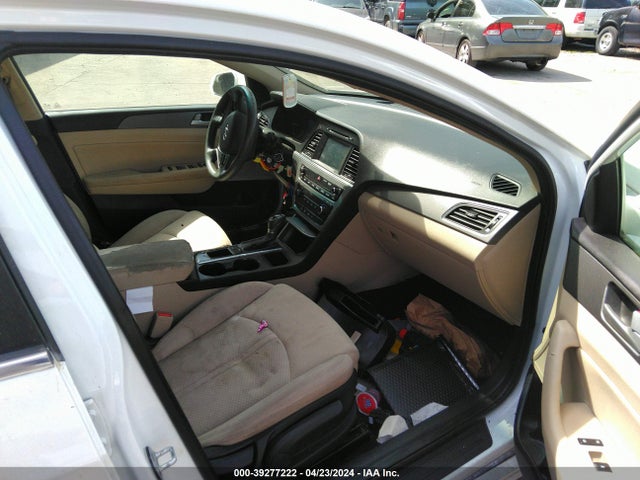 Hyundai SONATA ECO 2016 5NPE24AA7GH414940 Image 5