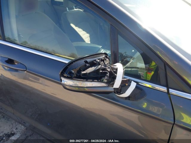 3FA6P0HD3HR296405 Ford FUSION SE