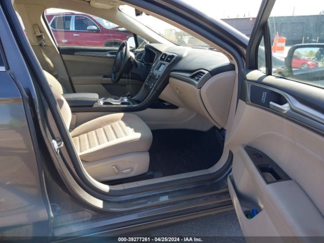 3FA6P0HD3HR296405 Ford FUSION SE
