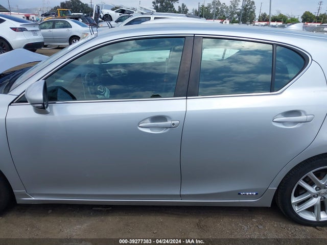 JTHKD5BHXG2272453 Lexus CT 200H
