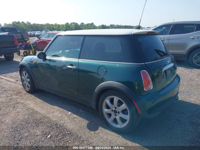 2006 MINI COOPER WMWRC33556TK17152 Photo 2