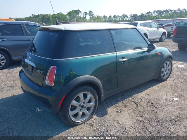 2006 MINI COOPER WMWRC33556TK17152 Photo 3