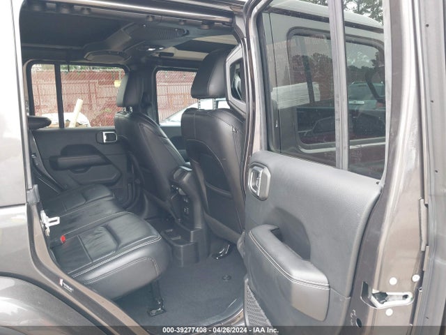 1C4HJXEG5JW118090 Jeep Wrangler Unlimited Sahara 4x4