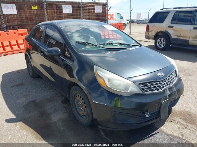 2015 KNADM4A3XF6440929 main image