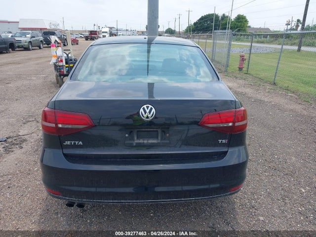 3VWDB7AJXJM246030 Volkswagen Jetta 1.4t Se/1.4t Wolfsburg Edition