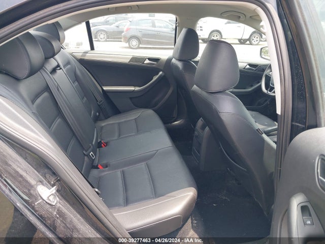 3VWDB7AJXJM246030 Volkswagen Jetta 1.4t Se/1.4t Wolfsburg Edition
