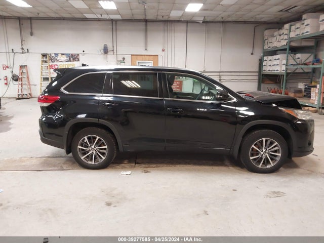Toyota Highlander Xle 2018 5TDJZRFH7JS560902 Image 13