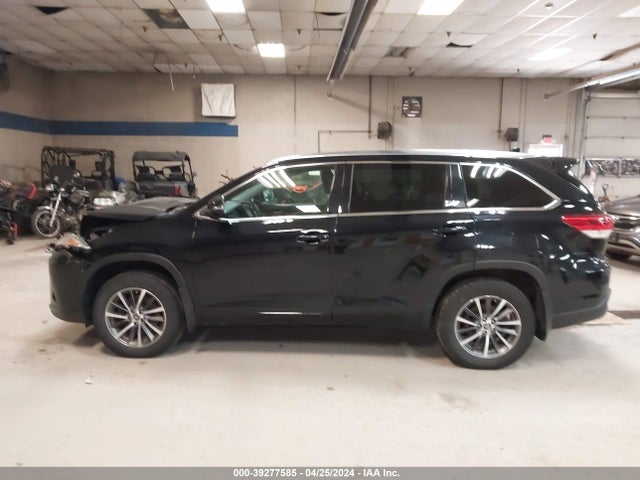 Toyota Highlander Xle 2018 5TDJZRFH7JS560902 Image 14