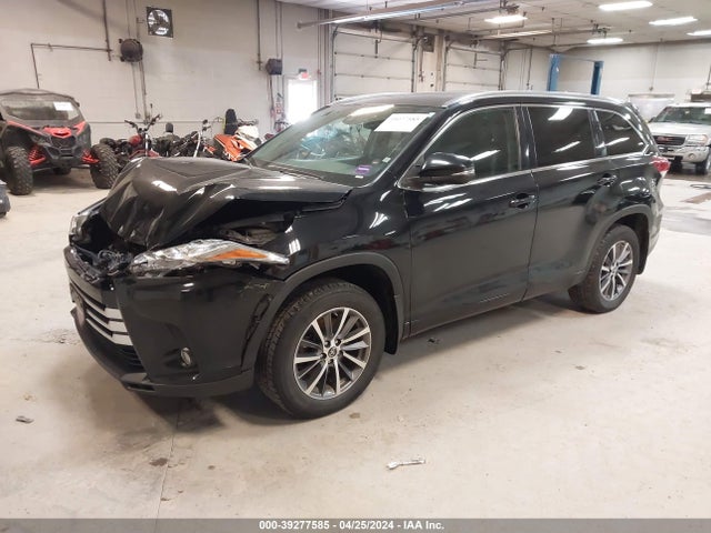 Toyota Highlander Xle 2018 5TDJZRFH7JS560902 Image 2