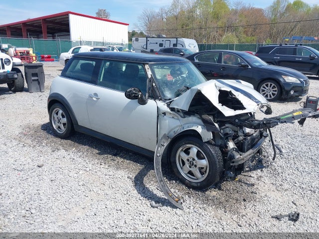 2011 MINI COOPER WMWSU3C55BTX97267 Photo 0