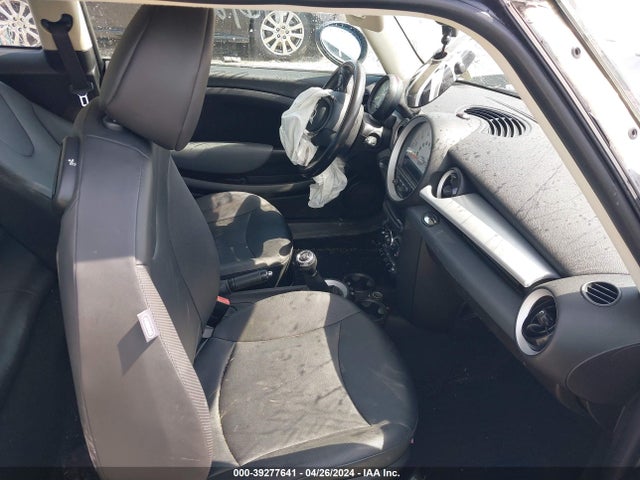 2011 MINI COOPER WMWSU3C55BTX97267 Photo 4