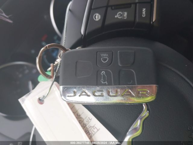 SADCJ2FX7JA320622 Jaguar F-pace 25t Premium