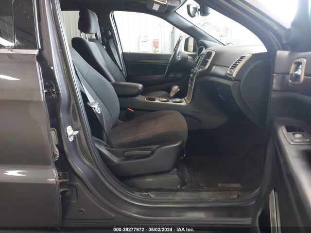 1C4RJEAG0HC966064 Jeep Grand Cherokee Laredo 4x2
