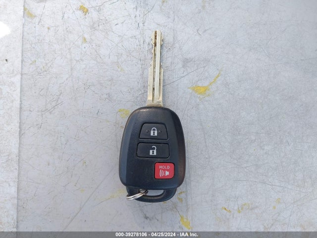 Toyota RAV4 LE 2017 JTMBFREV0HJ127367 Image 11