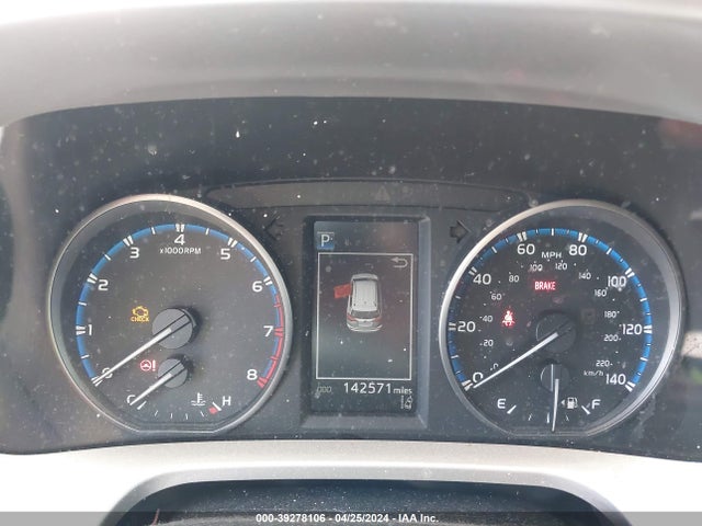 Toyota RAV4 LE 2017 JTMBFREV0HJ127367 Image 7