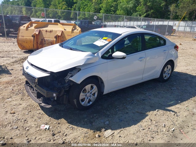 KIA FORTE LX 2017 3KPFK4A72HE066057 Image 2